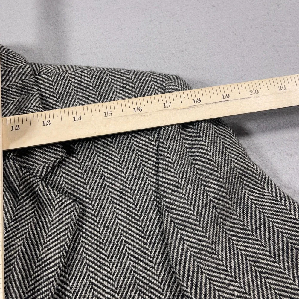 Vintage Herringbone‎ Tweed Blazer Mens 40R Gray Wool Blend Old Money Classic
